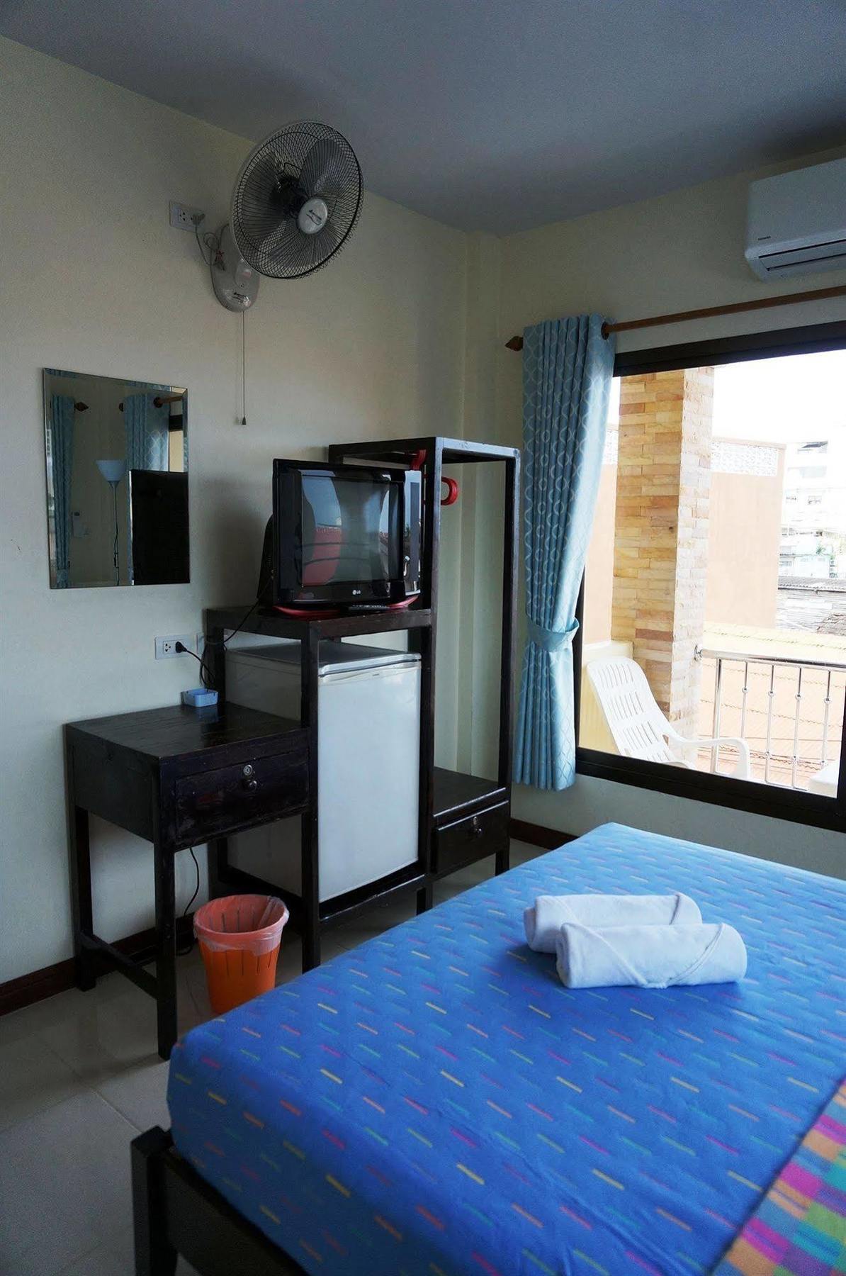Baan Taweesuk Guest House Huahin Kültér fotó