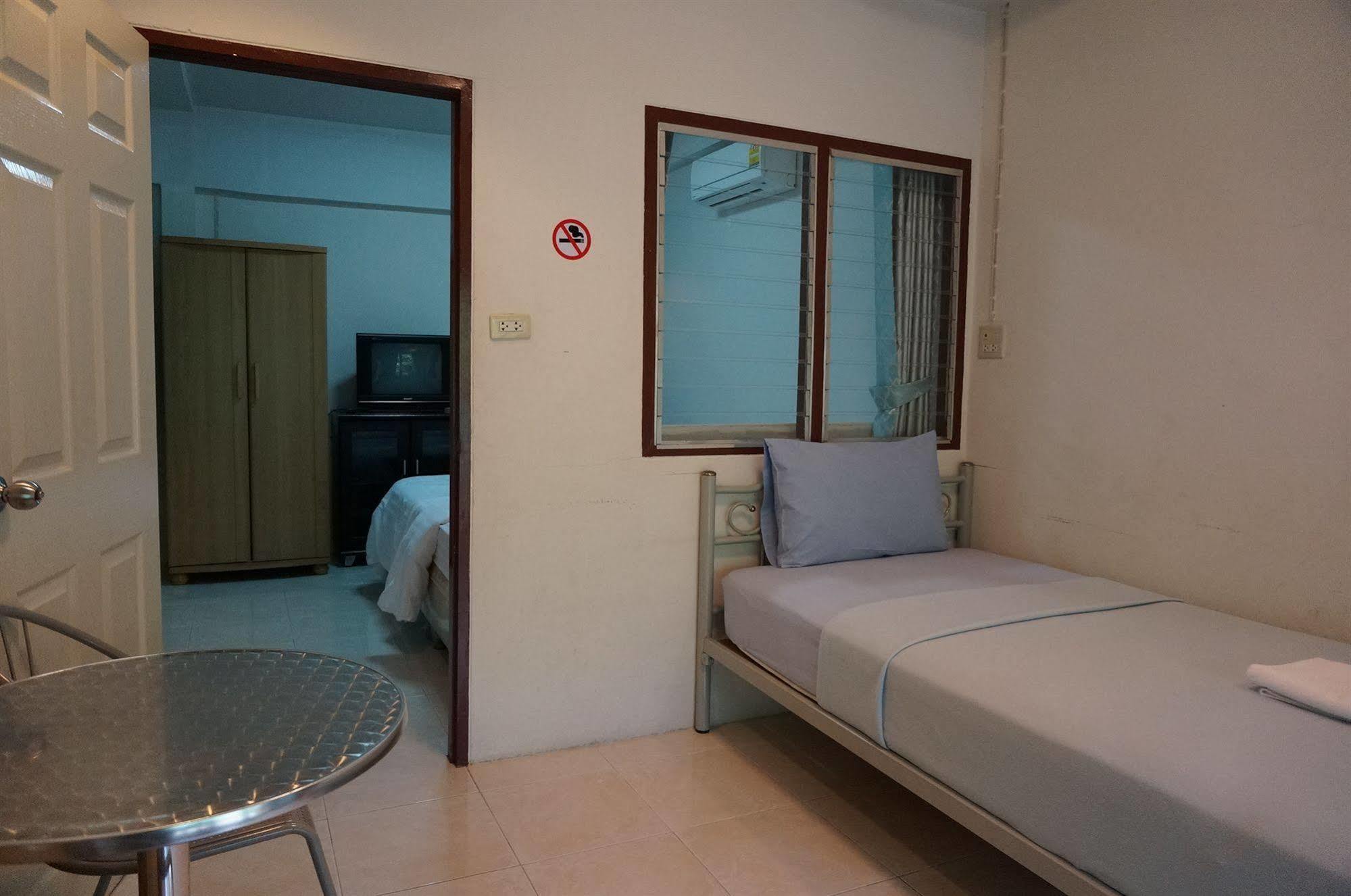 Baan Taweesuk Guest House Huahin Kültér fotó