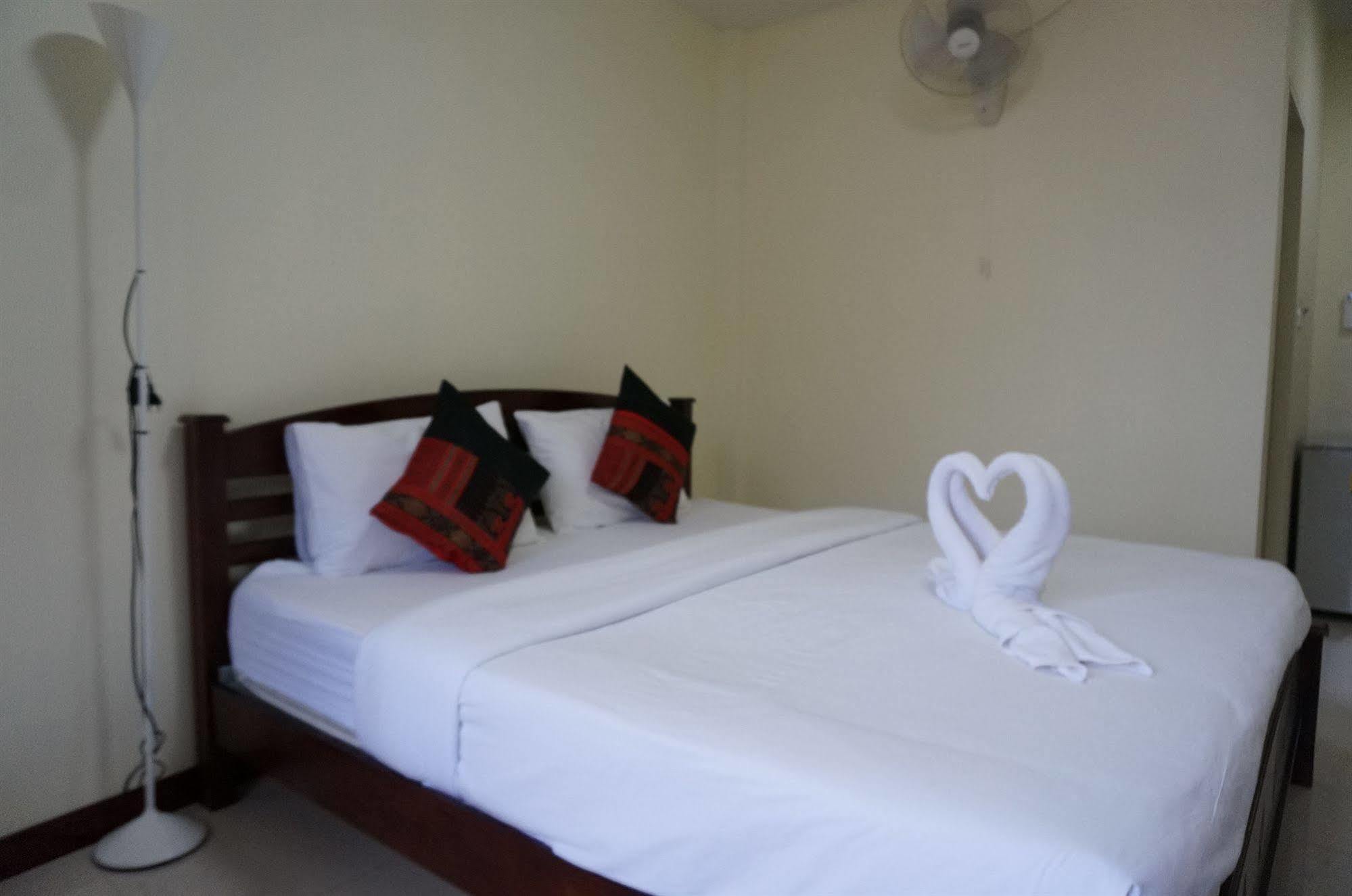 Baan Taweesuk Guest House Huahin Kültér fotó