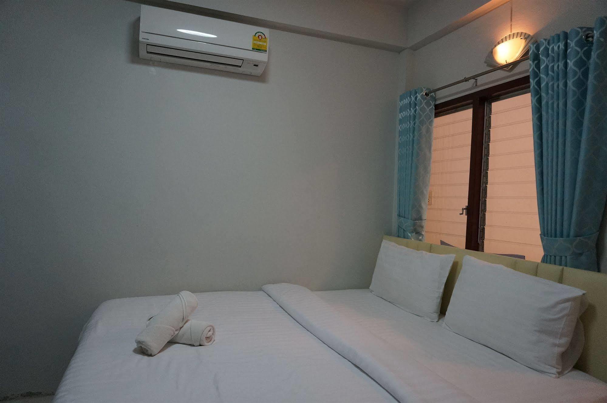 Baan Taweesuk Guest House Huahin Kültér fotó