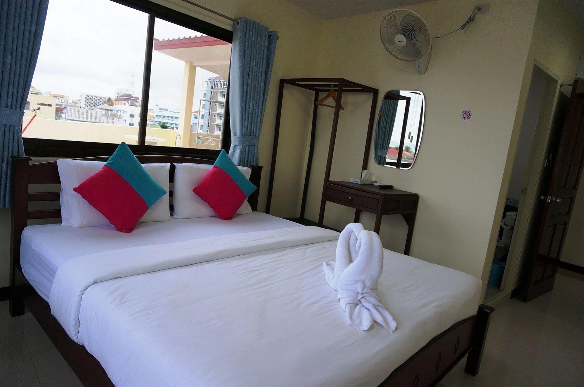 Baan Taweesuk Guest House Huahin Kültér fotó